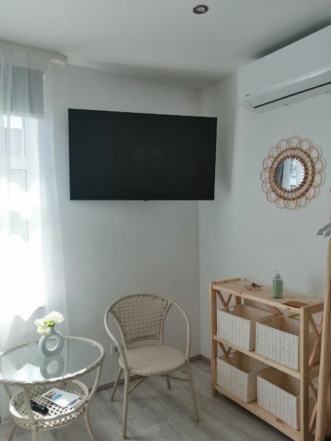 Portstreet Apartamenti เลียปาญา ภายนอก รูปภาพ